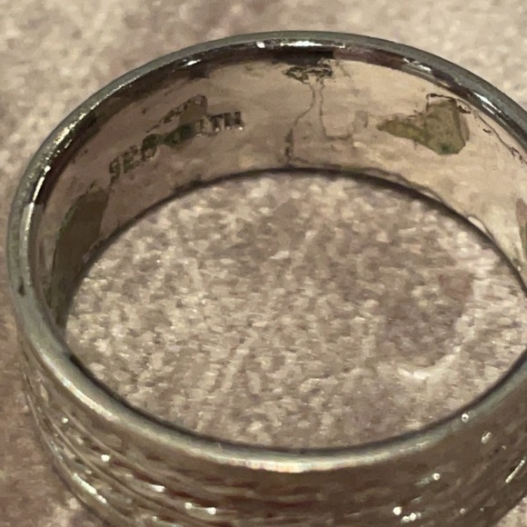 Vintage 925 Silver Textured Cigar Band Ring - Picture 6 of 8